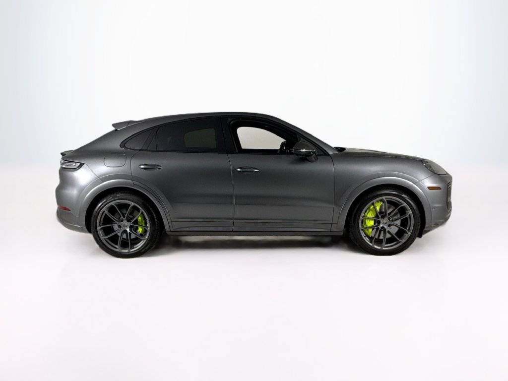 Used 2025 Porsche Cayenne Turbo AWD/4WD image 6