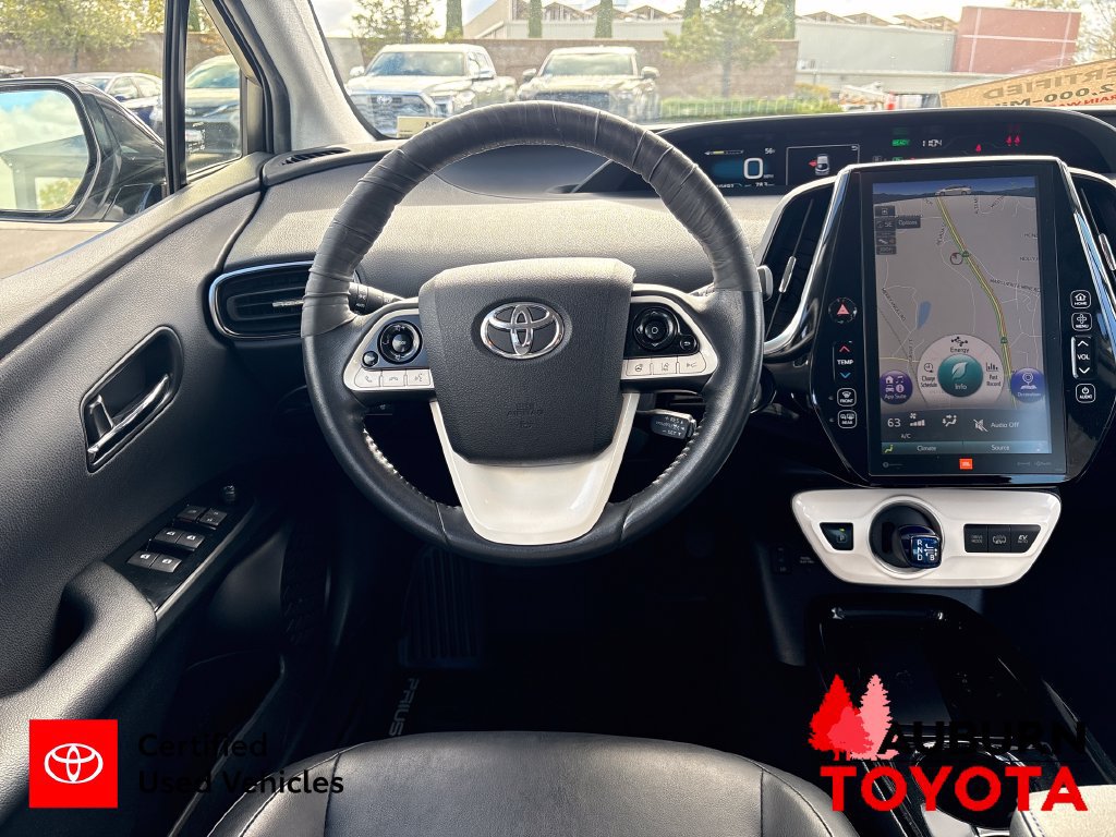 Certified 2017 Toyota Prius Prime Advanced w/ Carpet Mat Package FWD image 14