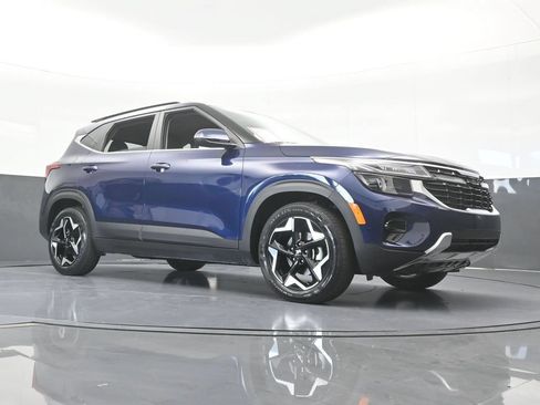 Used 2024 Kia Seltos EX FWD image 61