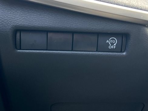 Used 2025 Nissan Kicks SV FWD image 30