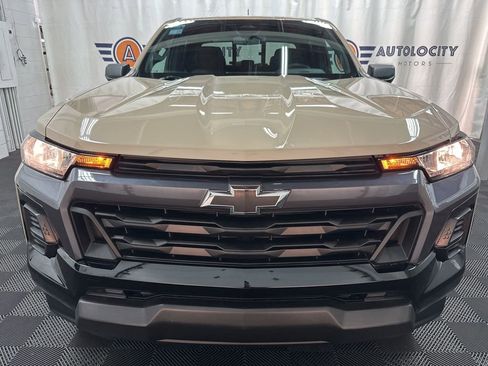 Used 2023 Chevrolet Colorado Trail Boss w/ Advanced Trailering Package AWD/4WD image 3
