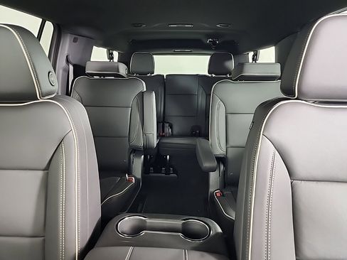 New 2025 Chevrolet Suburban Premier image 21