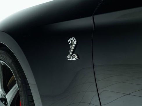 Used 2021 Ford Mustang Shelby GT500 w/ Carbon Fiber Track Pack image 22