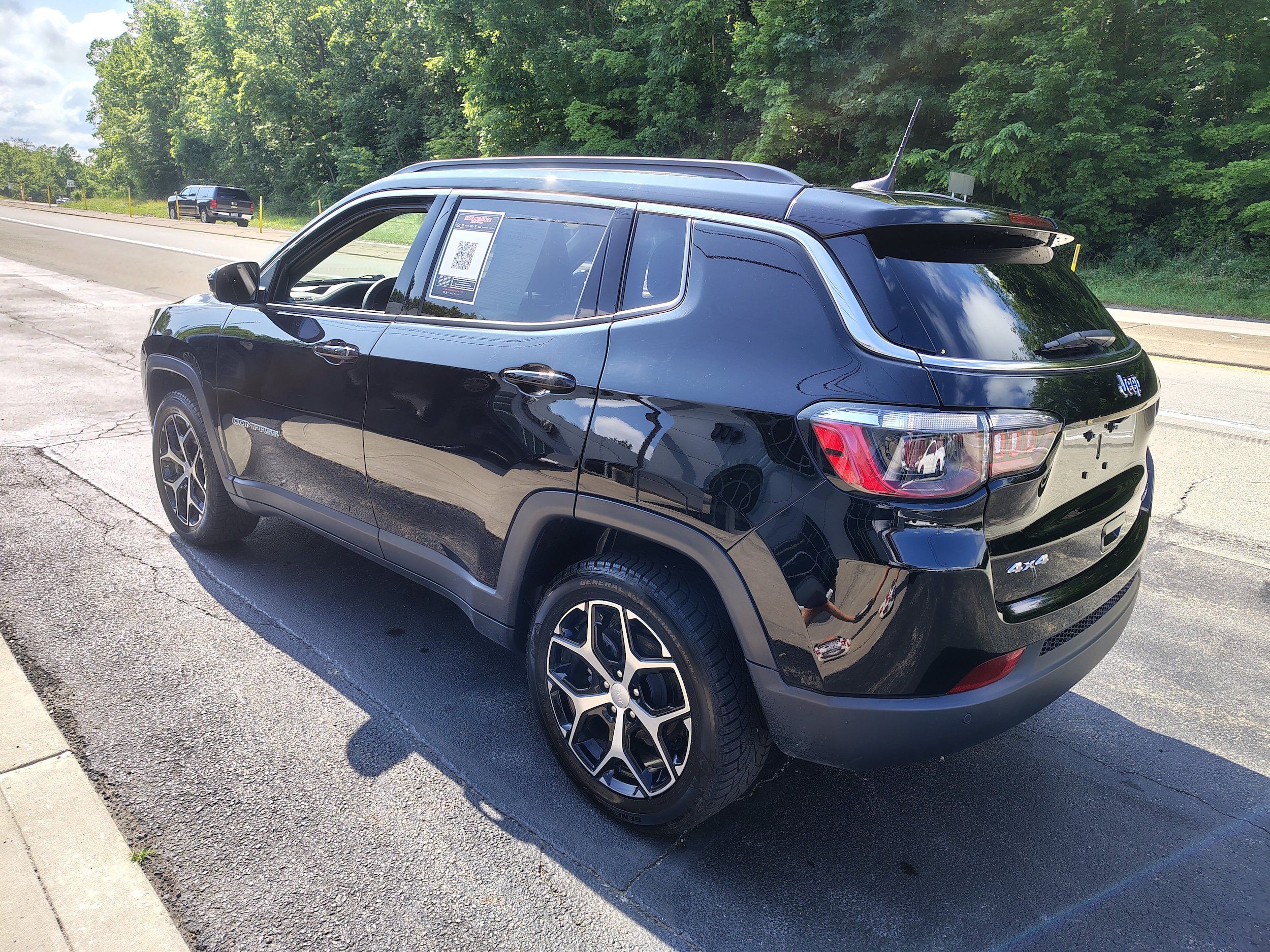 Certified 2024 Jeep Compass Limited AWD/4WD image 7