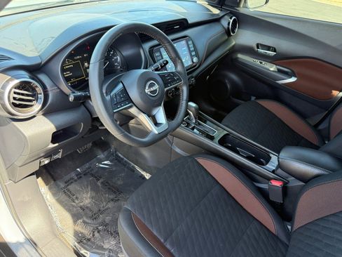 Used 2024 Nissan Kicks SR image 13