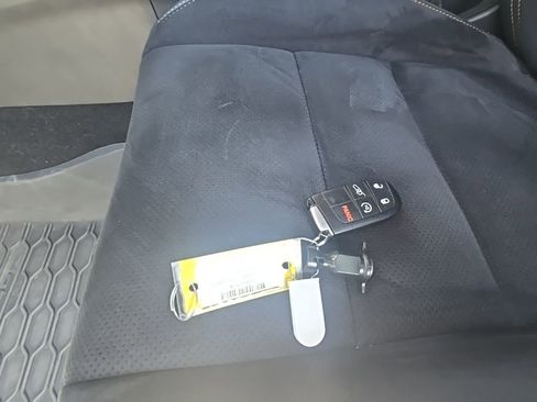 Used 2023 Dodge Durango R/T w/ Hemi Orange Plus Package image 43