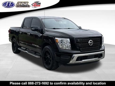 Used 2020 Nissan Titan SV image 1