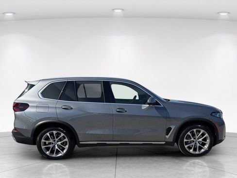Certified 2024 BMW X5 sDrive40i w/ Premium Package RWD image 3