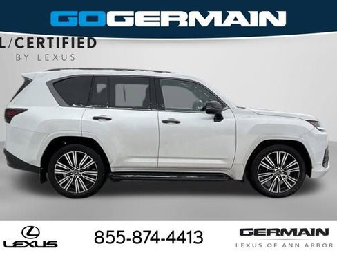 Used 2023 Lexus LX 600 4WD w/ Luxury Package image 9