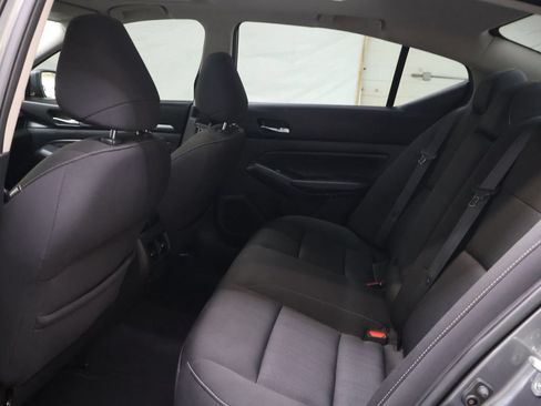 Used 2019 Nissan Altima 2.5 SV FWD image 15