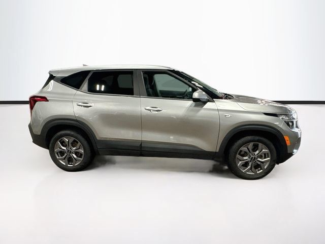 Used 2024 Kia Seltos LX AWD/4WD image 8