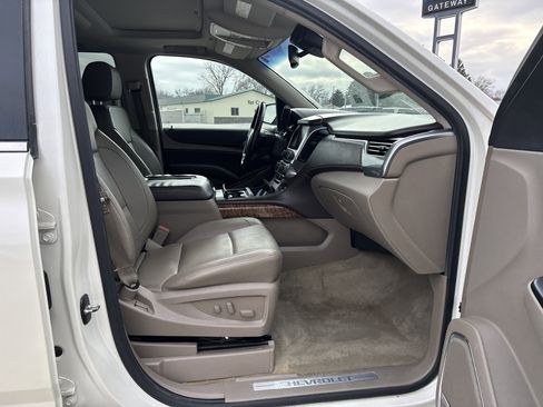 Used 2015 Chevrolet Suburban LTZ image 6