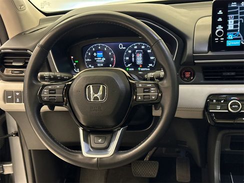 Used 2023 Honda Pilot Elite image 17