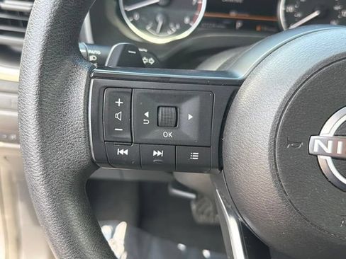 Used 2024 Nissan Rogue S AWD/4WD image 27
