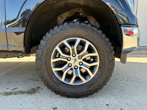 Used 2021 Ford F150 Lariat w/ Trailer Tow Package image 6