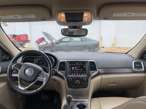 Used 2018 Jeep Grand Cherokee Limited image 9