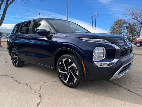 Used 2024 Mitsubishi Outlander SE image 10