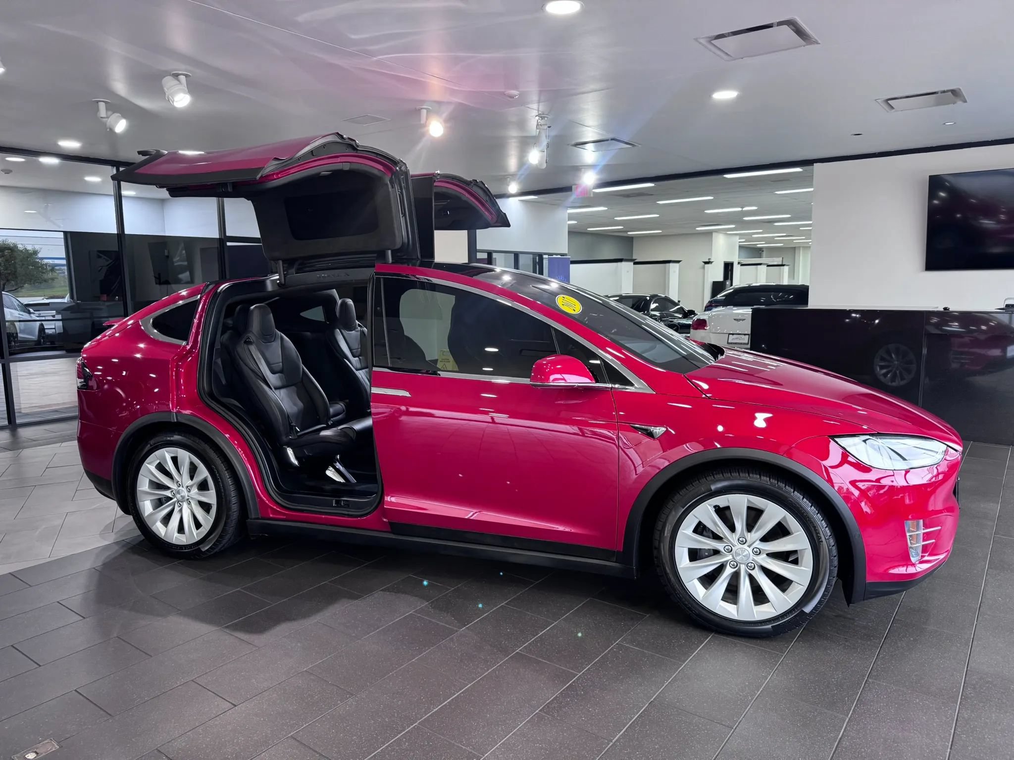 Used 2017 Tesla Model X 90D AWD/4WD image 8