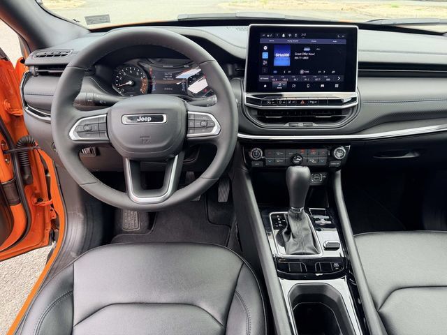Used 2026 Jeep Compass Limited AWD/4WD image 17