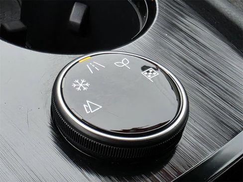 Used 2024 Nissan Rogue SV image 25