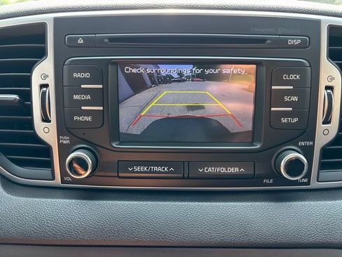 Used 2019 Kia Sportage LX AWD/4WD image 18