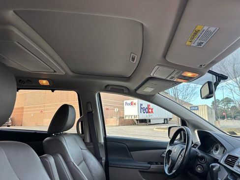 Used 2013 Honda Odyssey Touring Elite image 9