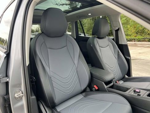 New 2026 Volkswagen Tiguan SE FWD image 24
