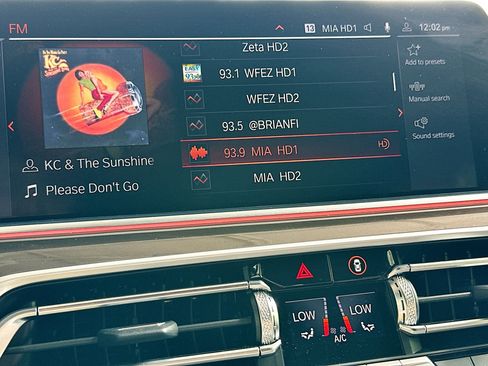 Used 2022 BMW X5 xDrive40i w/ M Sport Package image 15