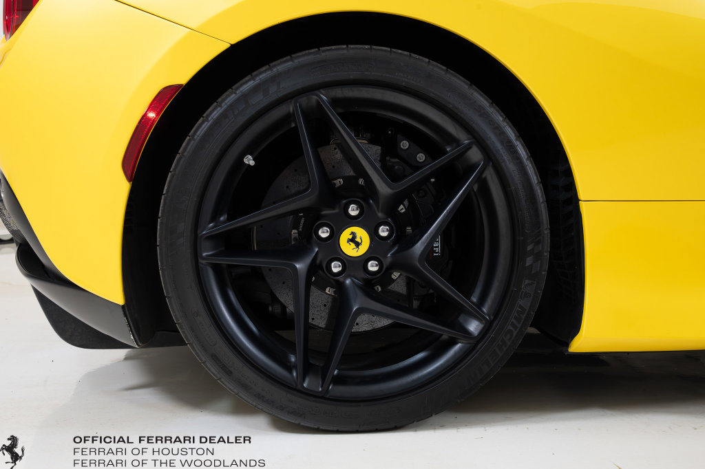 Used 2021 Ferrari F8 Tributo RWD image 19