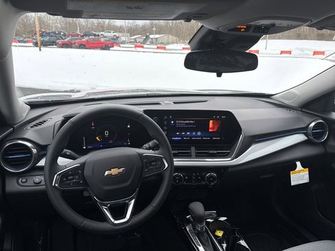 New 2026 Chevrolet Trax LT w/ Driver Confidence Package image 18