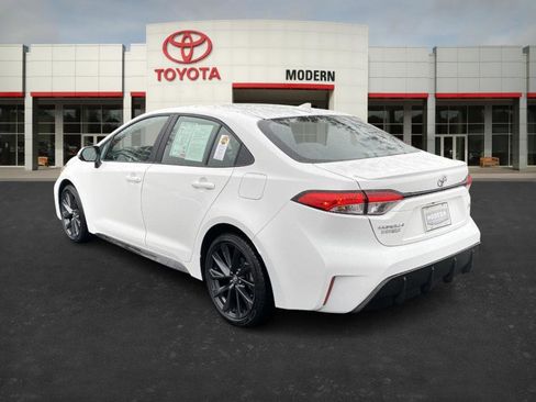 Certified 2024 Toyota Corolla SE image 3