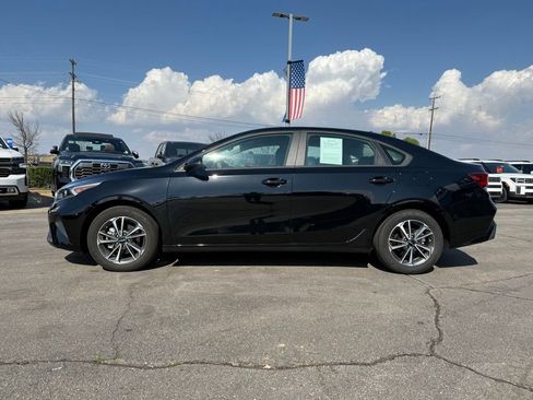 Used 2024 Kia Forte LXS w/ LXS Technology Package image 4