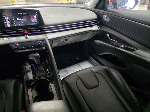 Certified 2024 Hyundai Elantra Limited image 13