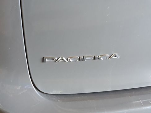 Used 2021 Chrysler Pacifica Limited w/ Uconnect Theater Family Group AWD/4WD image 16