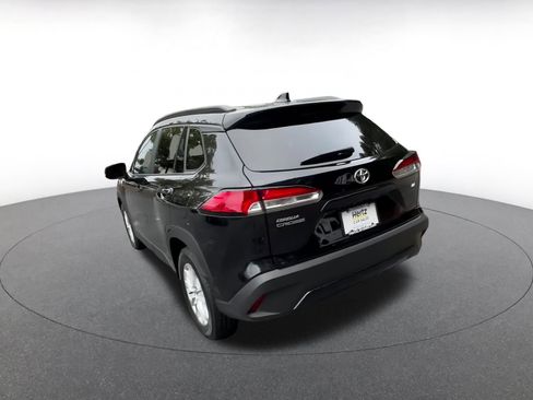 Used 2025 Toyota Corolla Cross LE image 11