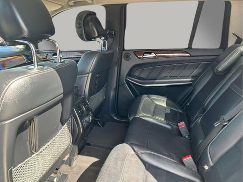 Used 2014 Mercedes-Benz GL 550 4MATIC image 19