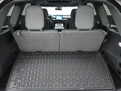Used 2020 Lincoln Aviator Reserve w/ Equipment Group 202A AWD/4WD image 38