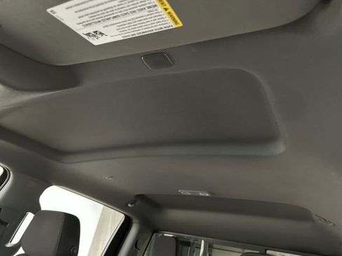 Used 2021 GMC Sierra 1500 Elevation w/ Preferred Package image 18