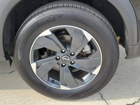 Used 2025 Nissan Rogue SV AWD/4WD image 14