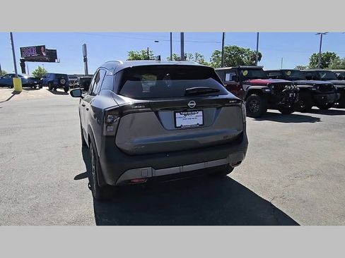 Used 2025 Nissan Kicks SR AWD/4WD image 30