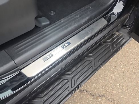 Used 2024 Nissan Armada SL w/ Midnight Edition Package image 31