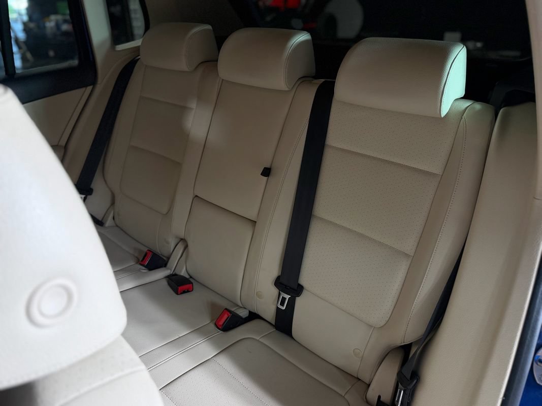 Used 2010 Volkswagen Tiguan Wolfsburg Edition FWD image 13