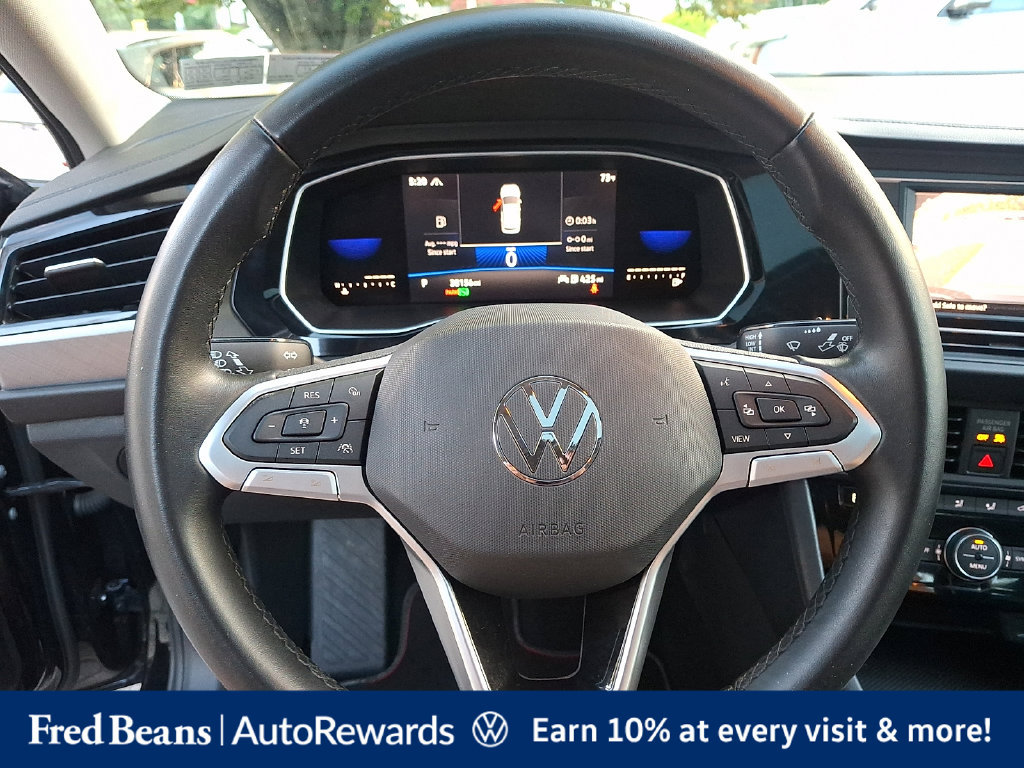 Certified 2022 Volkswagen Jetta SE w/ Panoramic Sunroof Package FWD image 25
