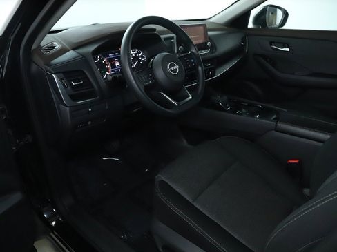 Used 2023 Nissan Rogue SV image 17