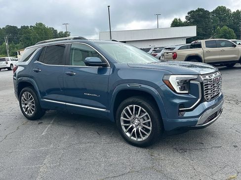 Used 2026 GMC Terrain Denali AWD/4WD image 2
