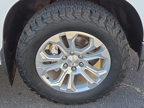 Used 2024 Chevrolet Silverado 1500 LTZ image 6