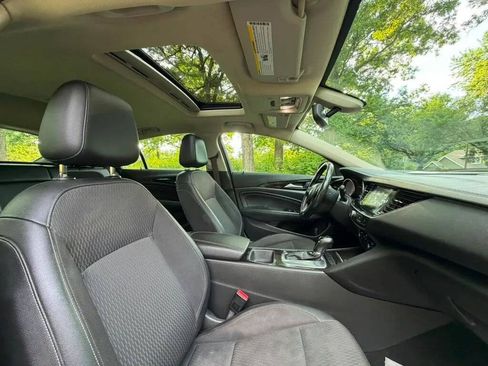 Used 2018 Buick Regal Preferred FWD image 9