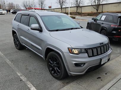 Used 2017 Jeep Grand Cherokee Altitude