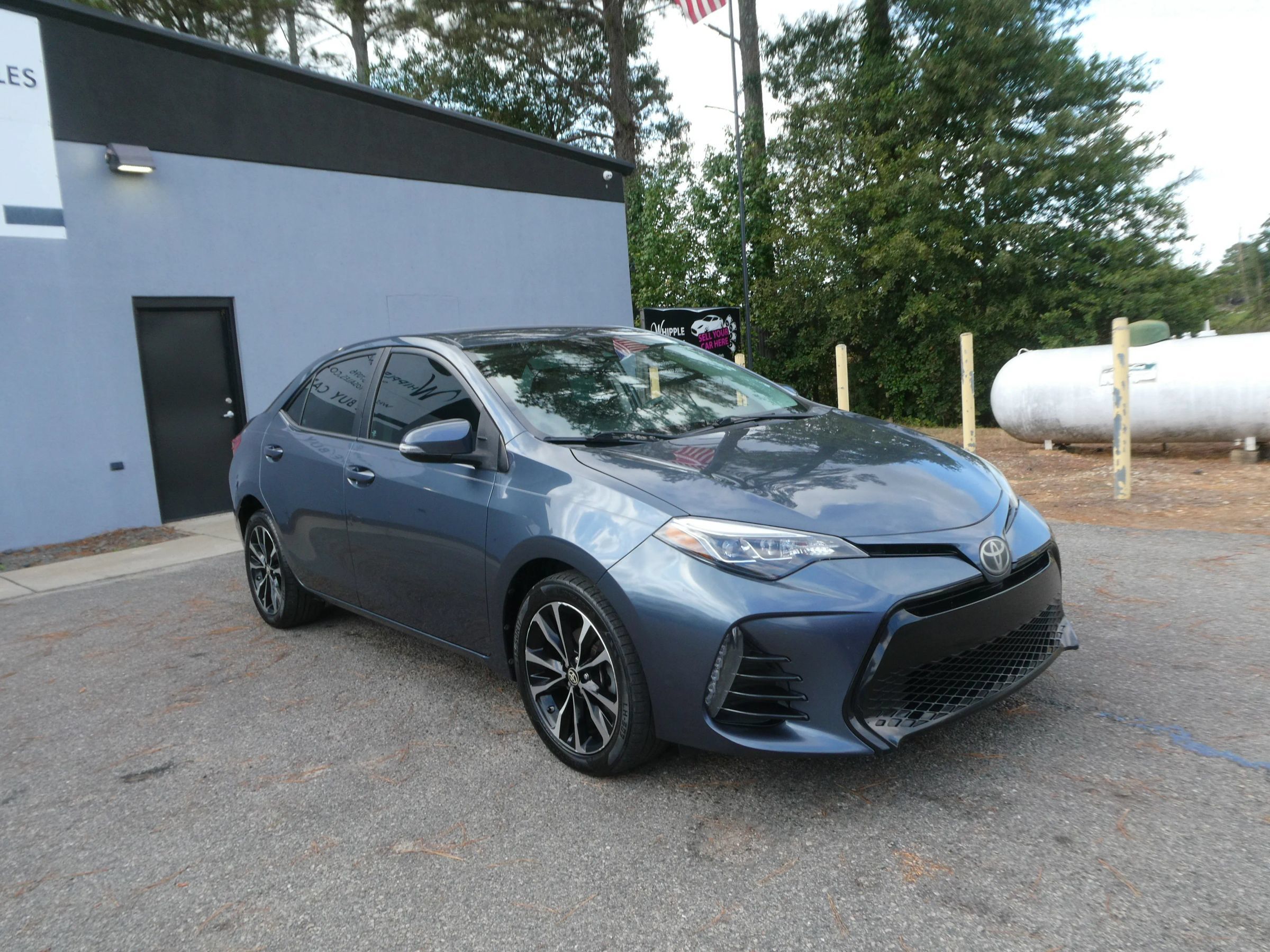 Used 2017 Toyota Corolla SE FWD image 3