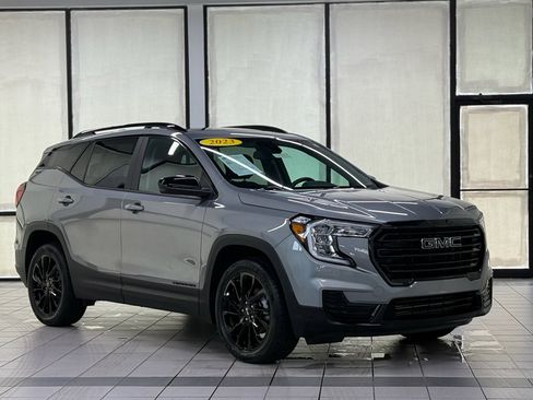 Used 2023 GMC Terrain SLE w/ Driver Convenience Package AWD/4WD image 1